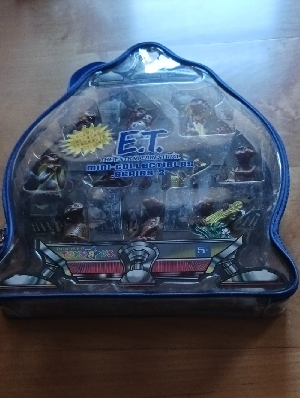 E.T. The Extra-Terrestrial Mini-Collectibles Series 2 with Blue Handle.